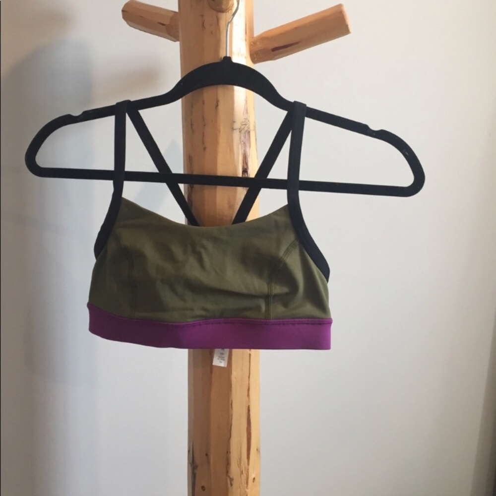 Lululemon sports bra